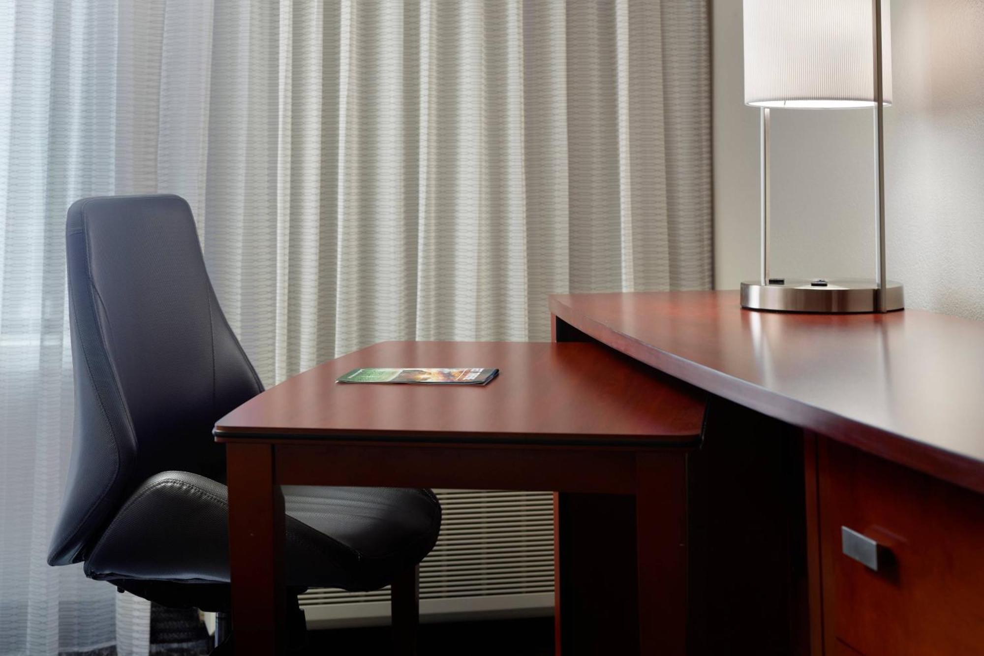 Courtyard By Marriott Fayetteville Luaran gambar