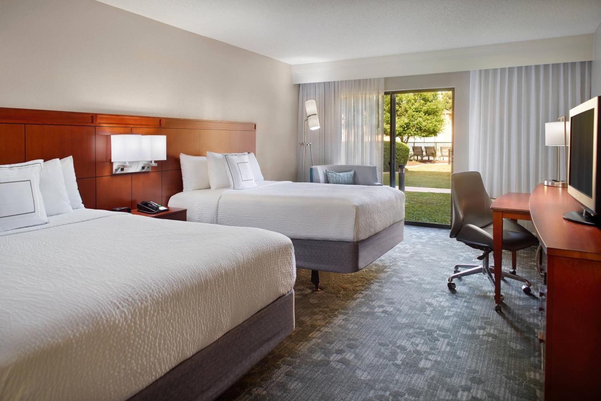 Courtyard By Marriott Fayetteville Luaran gambar