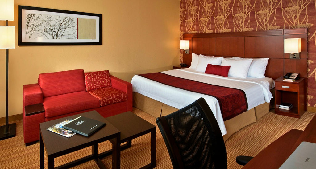 Courtyard By Marriott Fayetteville Bilik gambar
